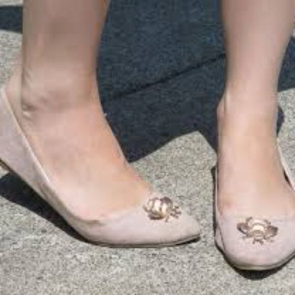 ALDO 8.5 Nude Suede Bumble Bee Ballet Flats - Picture 1 of 13